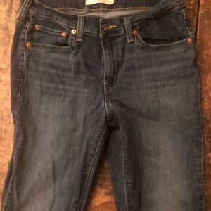 Levi’s cropped boyfriend jeans